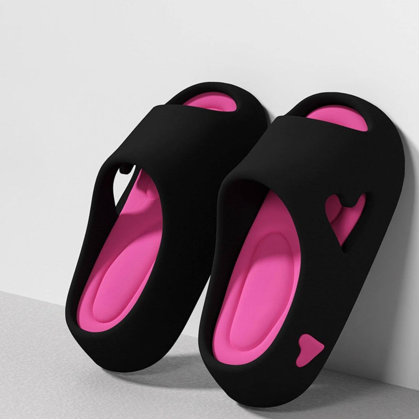 Amora™ - Flip-flops med hängande hjärtdesign och molnlik känsla