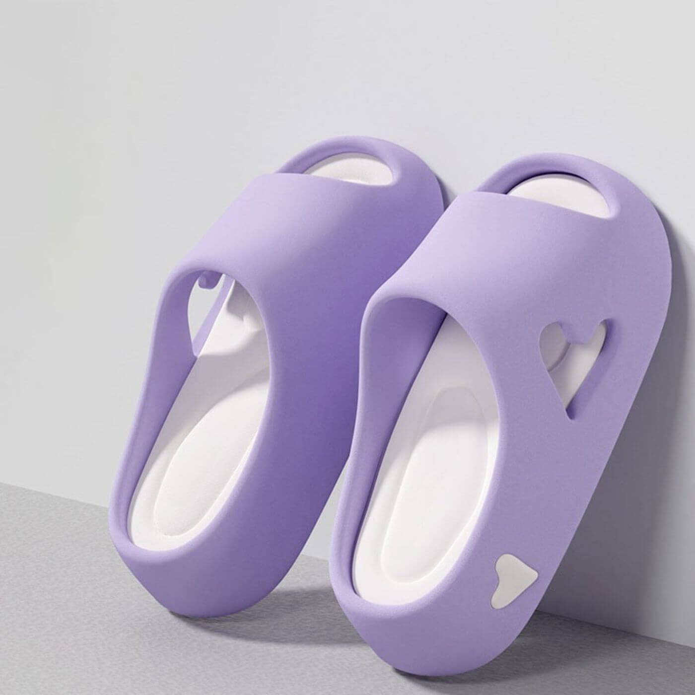 Amora™ - Flip-flops med hängande hjärtdesign och molnlik känsla