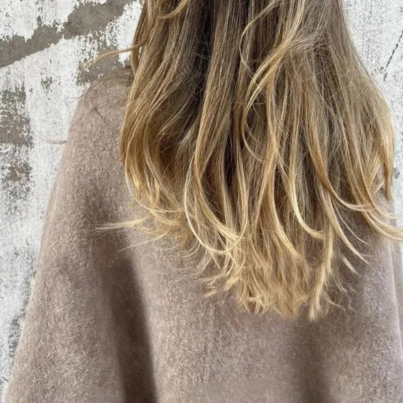 Amber™ | Cape med eleganta utstickande ärmar