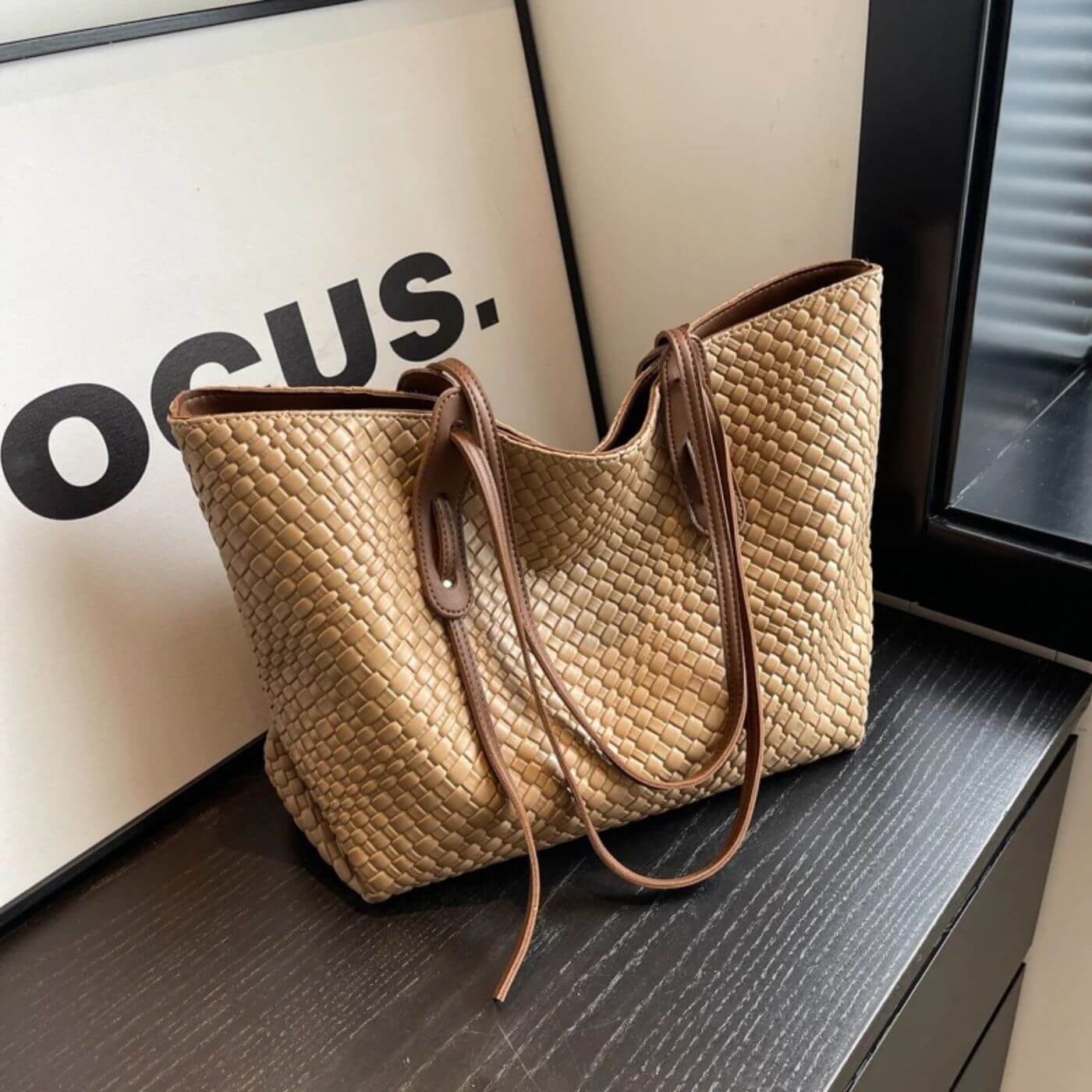 Amalie™ – Luksuriös Vävd Axelväska